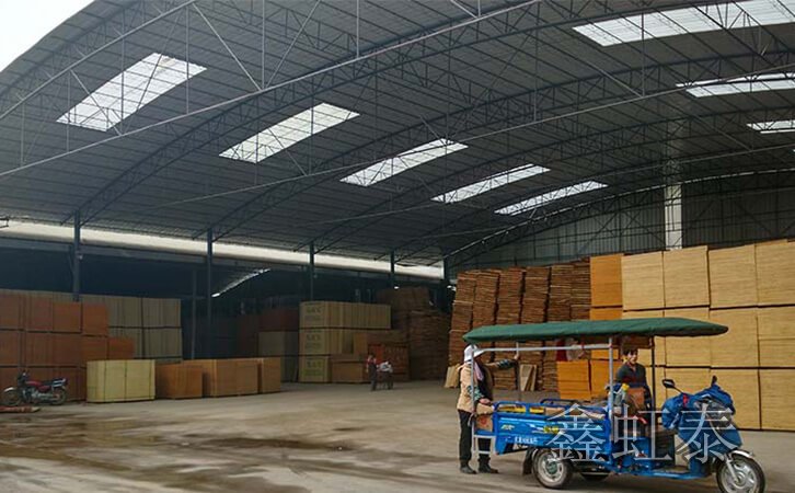 鑫虹泰木業大型存放倉庫